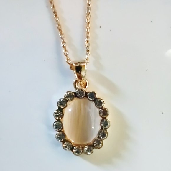 Golden Necklace with Jewels - Picture 3 of 4